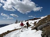 Da Parre panoramica salita al Rifugio e Monte Vaccaro nella primaverile domenica del 28 marzo 2010